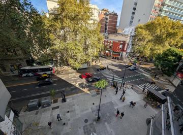 Oficina comercial · 92m² · 4 Ambientes · 1 Cochera · Excelente Oficina Esquinera C/cochera en El Centro