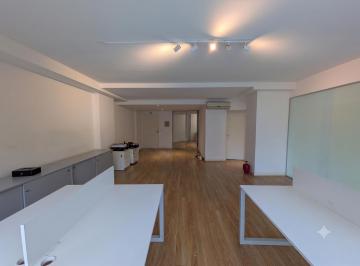 Oficina comercial · 92m² · 4 Ambientes · 1 Cochera · Excelente Oficina Esquinera C/cochera en El Centro