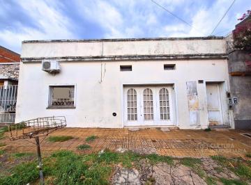 Casa · 154m² · 8 Ambientes · 1 Cochera · Venta Casa 3 Amb + Dos Deptos La Tablada/san Justo
