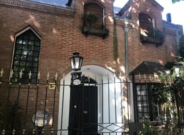 Casa · 240m² · 4 Ambientes · 1 Cochera · Muy Buena Casa en Alquiler en Olivos Residencial