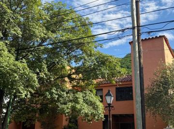 Casa de 7 ambientes, Salta · Casa con 5 Habitaciones en Venta, 600 m² de Terreno en Tres Cerritos