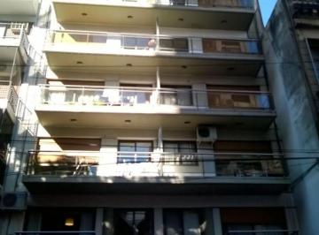 Departamento de 2 ambientes, Rosario · Dto 4to Piso Rioja 571