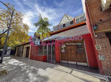 Casa · 360m² · 5 Ambientes · 2 Cocheras · Espectacular Casa 5 Ambientes con Garage, Piscina, Quincho y Playroom en Villa Urquiza