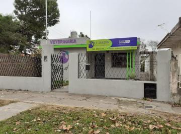 Casa de 6 ambientes, Rosario · Casa con 2 Dorm. con Local Al Frente y 256 m² de Terreno en Venta en Distrito Oeste