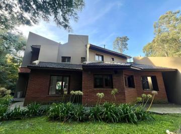 Casa · 350m² · 6 Ambientes · 1 Cochera · Casa en Bosque Peralta Ramos - 7 Ambientes en Alquiler