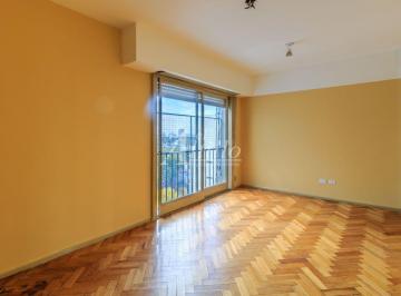 Departamento de 2 ambientes, Parque Avellaneda · Venta Depto Amplio 2 Amb Sobre Av Alberdi