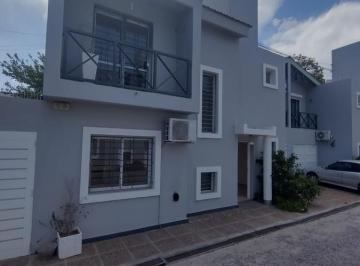 PH · 130m² · 5 Ambientes · 1 Cochera · PH - Ona