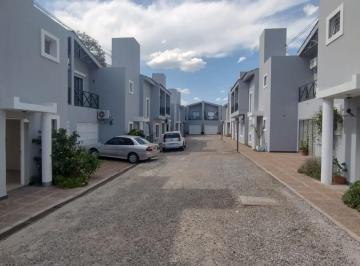 PH · 130m² · 5 Ambientes · 1 Cochera · PH - Ona