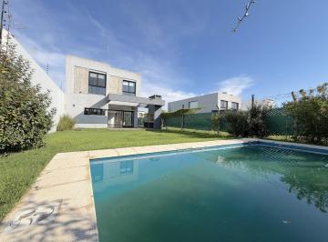 Casa · 160m² · 4 Ambientes · 2 Cocheras · Casa - Manuel B Gonnet