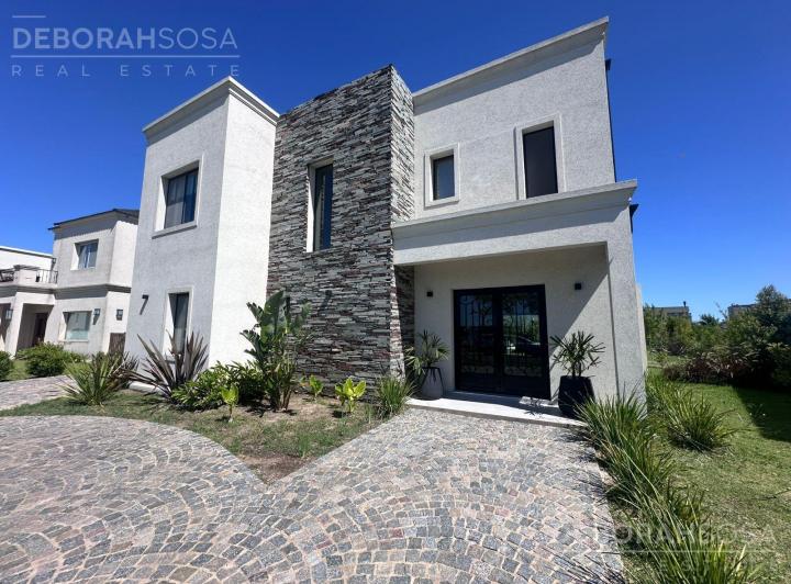 Casa en venta en Ceibos · 5 ambientes