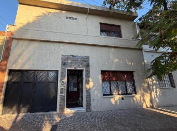 Casa · 116m² · 3 Ambientes · 2 Cocheras · Casa Tres Ambientes, con Pileta, en Venta. Morón Norte