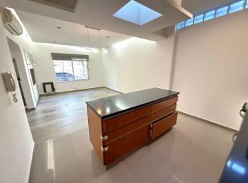 Casa · 115m² · 4 Ambientes · 1 Cochera · Venta Casa en Esquina Callao 1400 Rosario. Cochera Patio y Terraza. Apta Credito Dos Dorm.