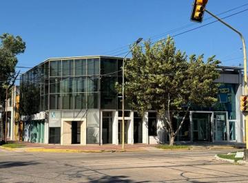 Oficina comercial · 390m² · 1 Cochera · Venta/ Salon Comercial / Oficinas