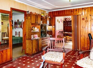 Casa · 97m² · 4 Ambientes · 1 Cochera · Venta de Casa 4 Ambientes con Cochera en Bernal Oeste