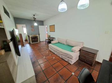 Casa · 122m² · 4 Ambientes · 1 Cochera · Venta de Casa 4amb. C/parque y Parrilla, Ituzaingo Norte Apto Credito