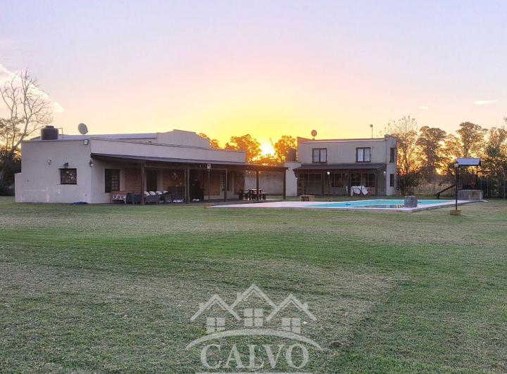 Quinta vacacional · 180m² · 5 Ambientes · 1 Cochera