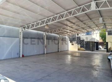 Local comercial · 345m² · 2 Ambientes · 1 Cochera · Galpon con Oficinas en Alquiler en Godoy Cruz