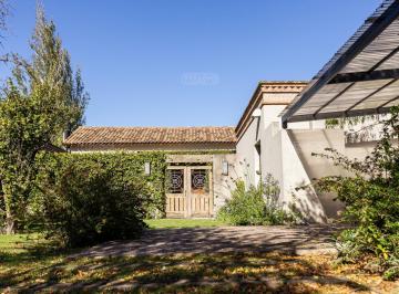 Casa · 480m² · 8 Ambientes · 2 Cocheras · Casa en Venta en Buenos Aires Golf, Bella Vista, San Miguel
