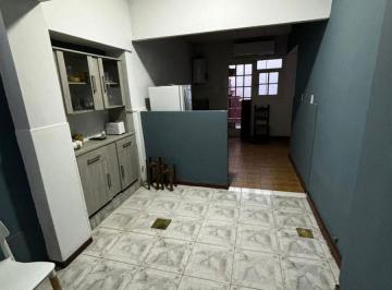 Casa de 8 ambientes, Ciudad de Mendoza · Casa en Venta de 4 Habitaciones en Ciudad de Mendoza