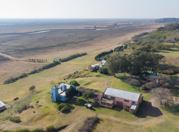 Quinta vacacional · 1000m² · 7 Ambientes · 14 Cocheras
