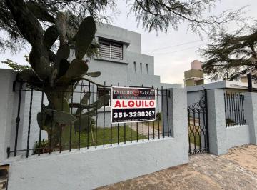 Casa de 1 ambiente Alquiler $ 1.350.000 · B° Villa Belgrano Aquilo Dúplex de 3 Dorm., 3 Baños, Cochera y Patio.
