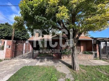 Casa · 170m² · 4 Ambientes · 1 Cochera · Casa en Venta 4 Ambientes en Berazategui