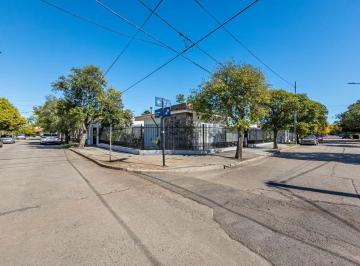 Casa de 6 ambientes, Córdoba · Casa en Venta. 3 Dorm.. 3 Baños. 2 Patios. Quincho y Pileta. Una Sola Planta. Cerro de Las Ros