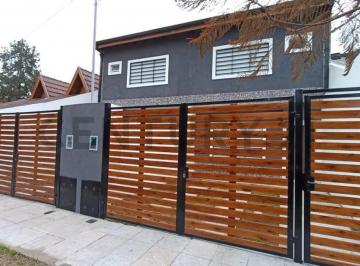 Casa · 107m² · 3 Ambientes · 1 Cochera · Venta Duplex 3 Ambientes Leloir Jardin a Estrenar