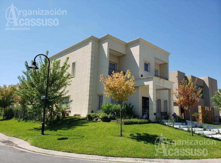 Casa · 294m² · 6 Ambientes