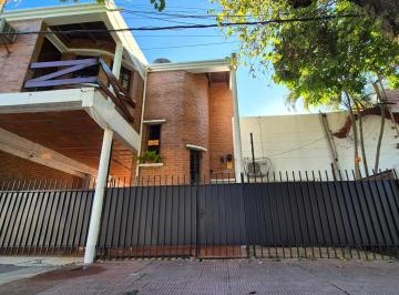 Casa · 160m² · 4 Dormitorios · 2 Cocheras · Casa 4 Dorm. con Pileta Céntrica!
