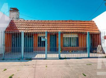Casa · 149m² · 2 Dormitorios · 2 Cocheras · Casa de 2 Dorm. con Jardin
