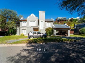 Casa · 230m² · 7 Ambientes · 2 Cocheras · Casa en Venta en La Rufina | 2 Plantas, 3 Dorm, Pileta y Galería