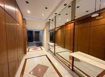 Oficina comercial · 166m² · 11 Ambientes · Oficina en Alquiler, Super Amplia con Divisiones en Microcentro