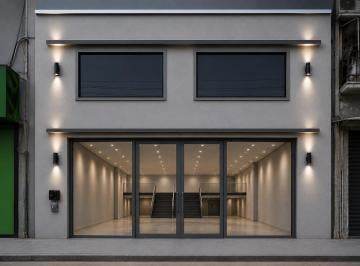 Local comercial · 605m² · 8 Ambientes · 2 Cocheras · Imponente Local Comercial en Alquiler en Dos Plantas - Rioja 1326