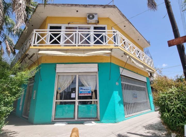 Casa · 247m² · 6 Ambientes · 1 Cochera