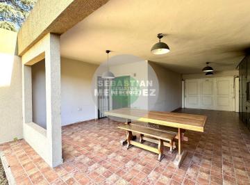 Casa · 200m² · 7 Ambientes · 2 Cocheras · 1 Dormitorio en P. B - 4 Dorm - Apto Crédito - Calef. Central - Casa Arguello Venta