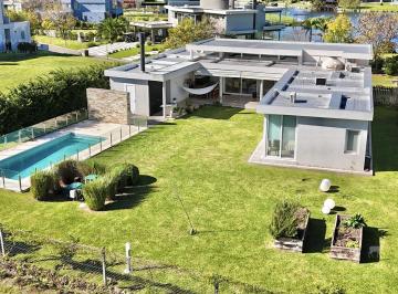 Casa · 210m² · 4 Ambientes · 2 Cocheras · Casa de 4 Ambientes en Venta en La Reserva Cardales