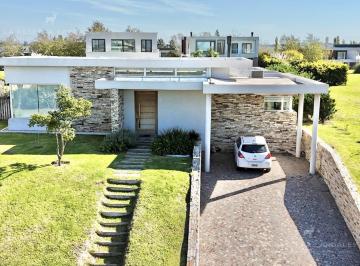 Casa · 210m² · 4 Ambientes · 2 Cocheras · Casa de 4 Ambientes en Venta en La Reserva Cardales