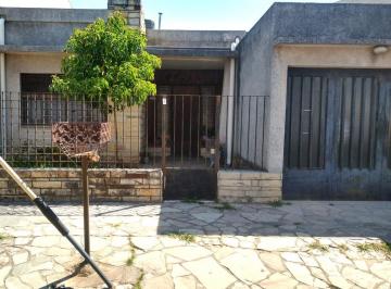 Casa · 110m² · Casa en Venta en Zárate, G. B. a. Zona Norte, Argentina