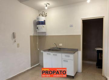 Departamento de 1 ambiente, Villa Urquiza · Depto Monoambiente en Pb Al Frente con Entrada Independiente y Baño Completo! Bajas Expensas!