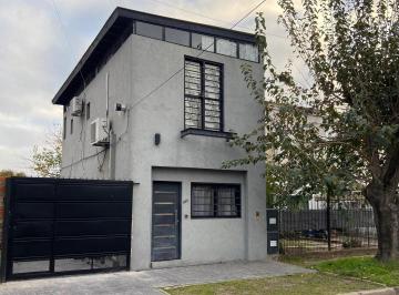 PH · 70m² · 3 Ambientes · 1 Cochera · Casa Tipo Ph - Ituzaingó Norte