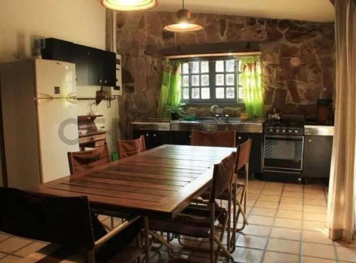 Casa · 120m² · 4 Ambientes · 2 Cocheras