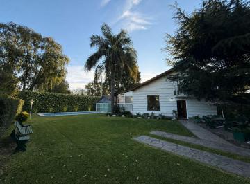Casa · 105m² · 4 Ambientes · 4 Cocheras · Casa Club Mapuche Pilar