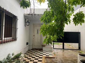 Casa · 178m² · 4 Ambientes · 1 Cochera · Casa con Excelente Lote - Calle Pedro Goyena Acassuso