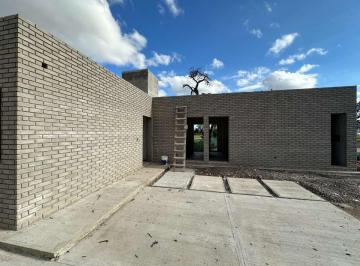 Casa · 129m² · 4 Ambientes · 2 Cocheras · Venta Casa Siete Soles Alqarias a Estrenar