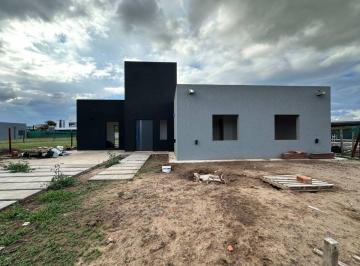 Casa · 136m² · 3 Ambientes · 4 Cocheras · Venta Casa Siete Soles Alqarias a Estrenar