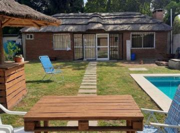 Casa · 131m² · 3 Ambientes · 2 Cocheras · Casa 3 Ambientes en Venta del Viso - Quincho Pileta