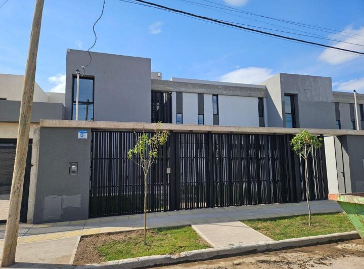 Casa · 190m² · 4 Ambientes · 1 Cochera
