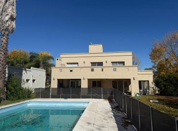 Casa · 300m² · 5 Ambientes · 1 Cochera · Casa en Venta y Alquiler Barrio San Patricio Moreno Zona Oeste