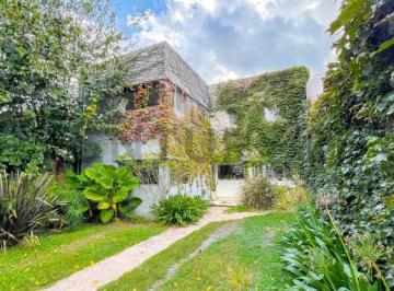 Casa · 234m² · 6 Ambientes · 2 Cocheras · Casa en Venta City Bell